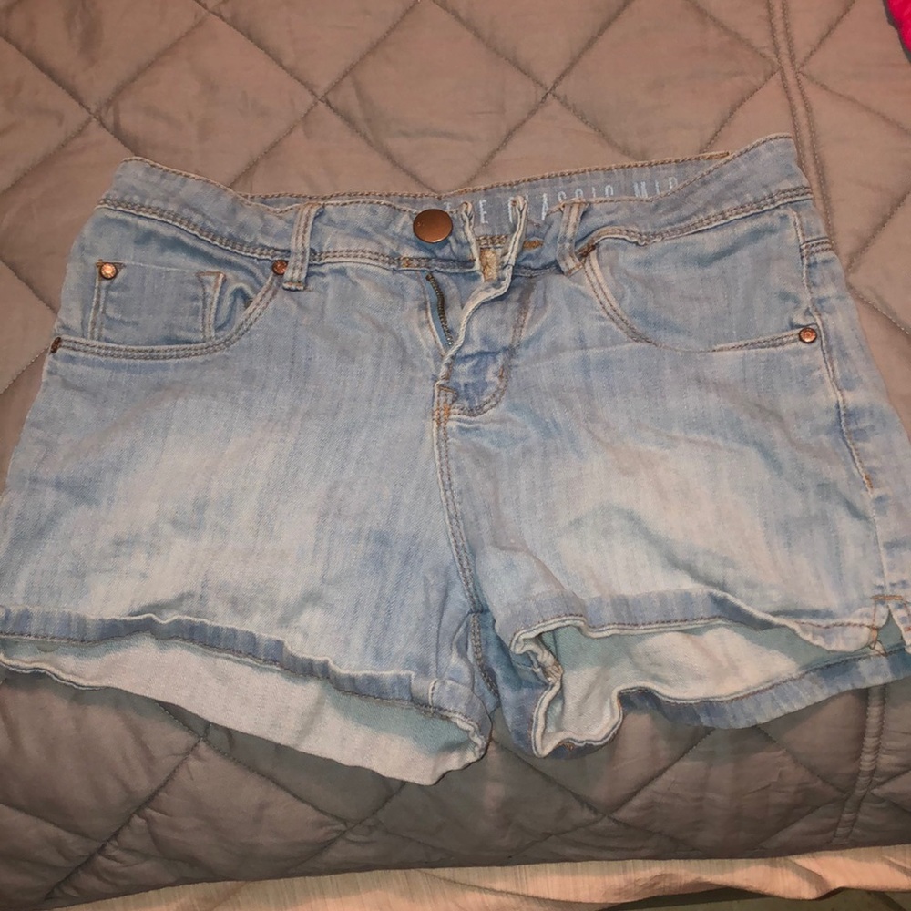 The classic Jean shorts